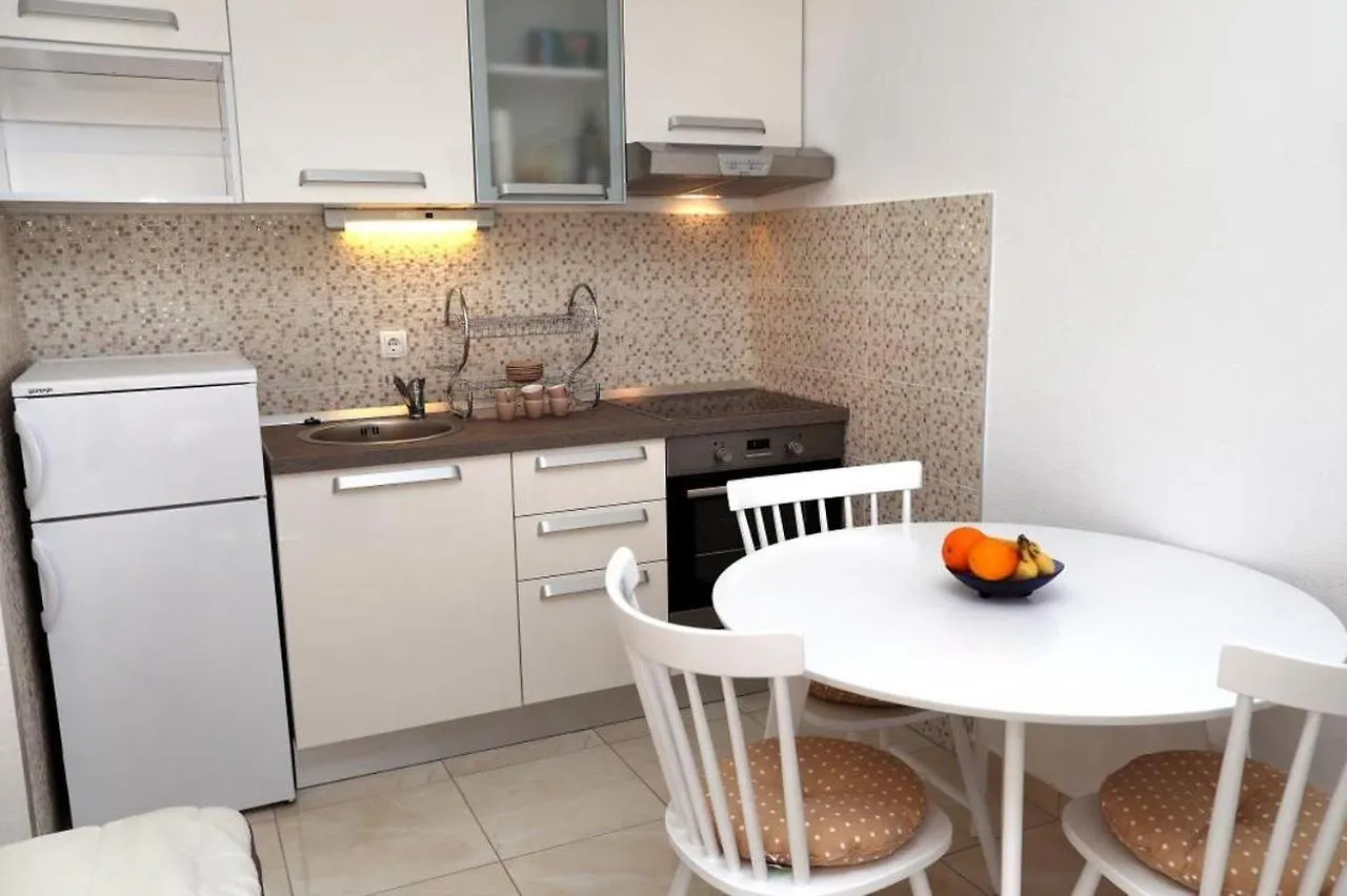 Holiday Apartment In Okrug Gornji With Terrace, Air Conditioning, Wifi, Washing Machine 5059-3 Trogir 0*,