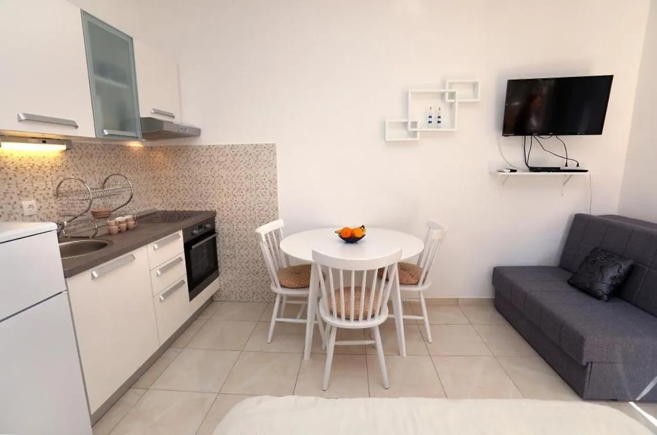 Holiday Apartment In Okrug Gornji With Terrace, Air Conditioning, Wifi, Washing Machine 5059-3 Trogir Croatia
