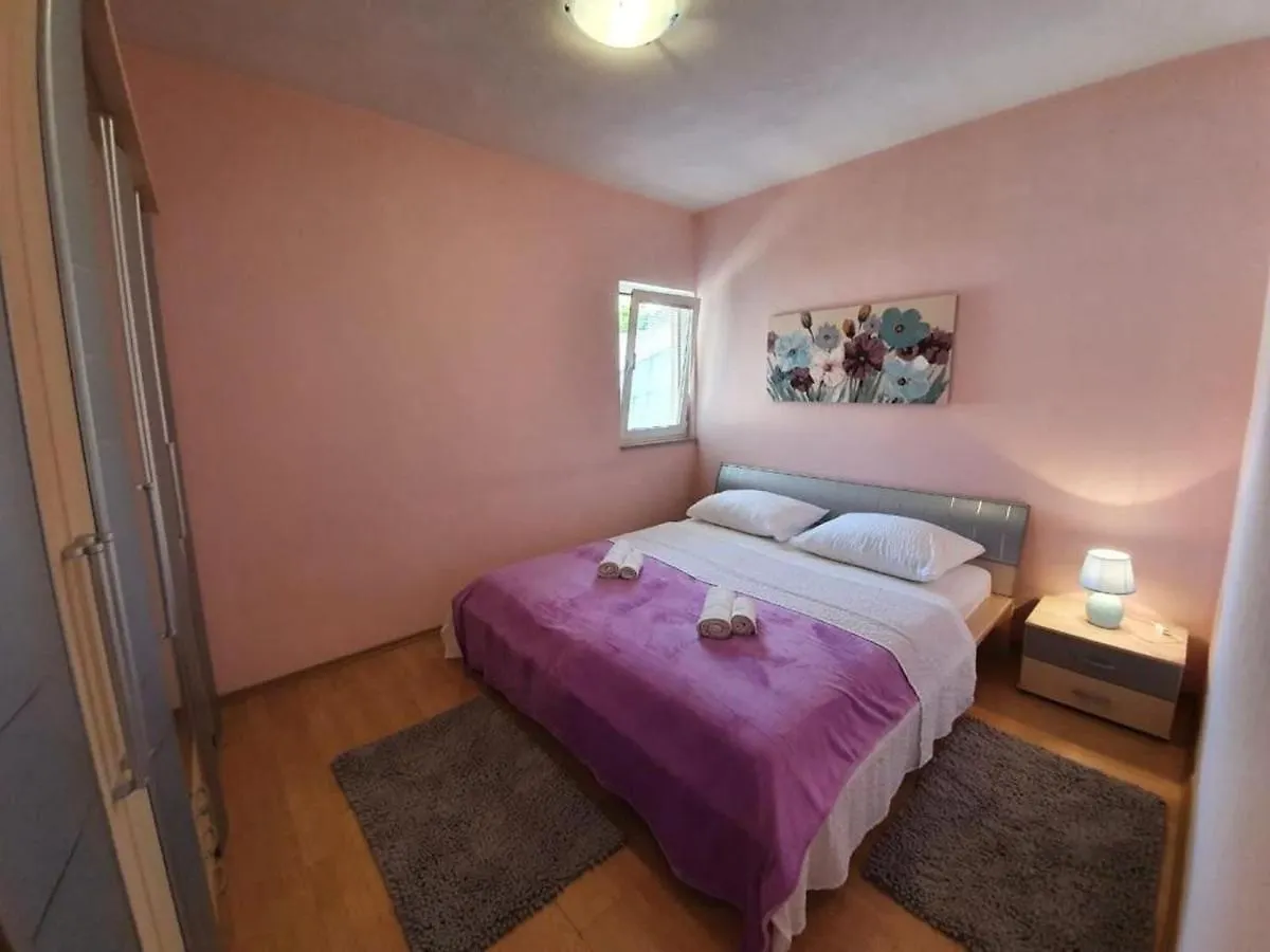 Holiday Apartment In Okrug Gornji With Terrace, Air Conditioning, Wifi, Washing Machine 5059-3 Trogir 0*,