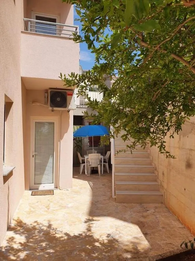 Holiday Apartment In Okrug Gornji With Terrace, Air Conditioning, Wifi, Washing Machine 5059-3 Trogir Croatia